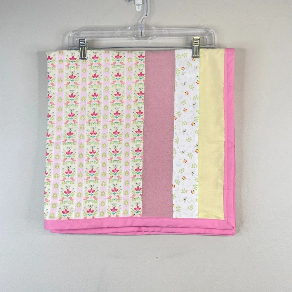 Handmade‎ Baby Quilt Blanket Pink Yellow Floral Bee Print Fleece 34.5 x 33.75